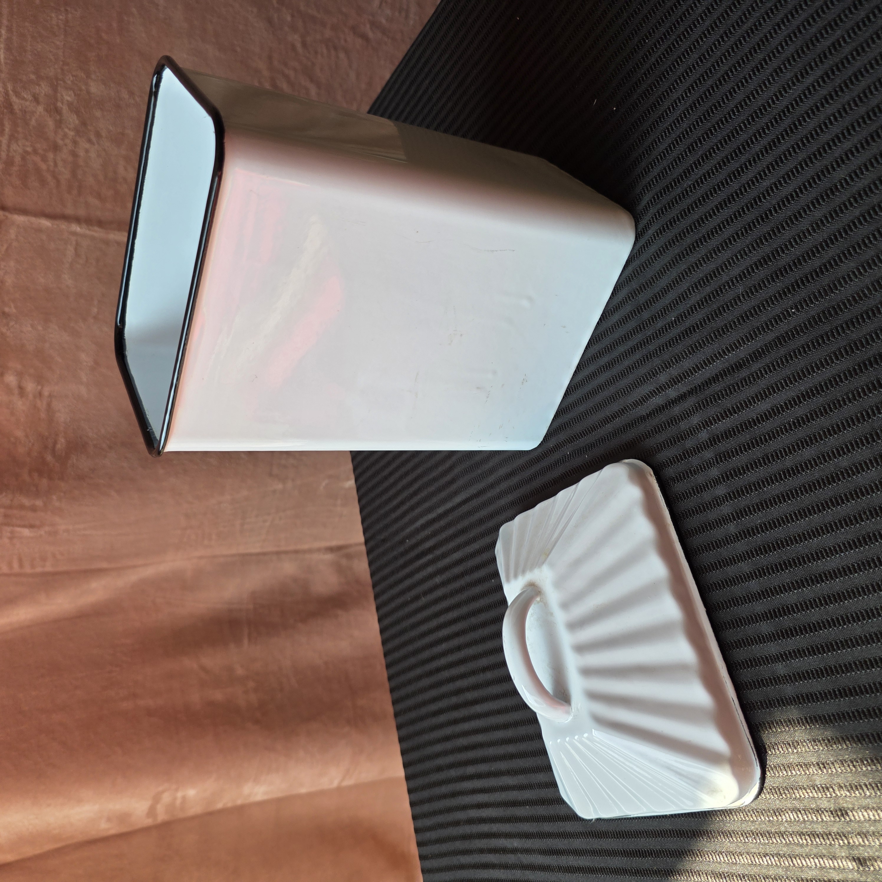 Modern Enamel Bread Canister with Lid โ photo 4